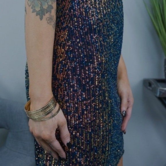 Fun Sequined Skirt - Picture 4 of 8